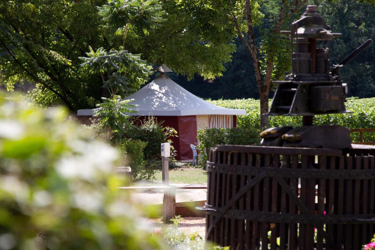 Camping Le Pressoir Petit-Palais-et-Cornemps Exterior photo